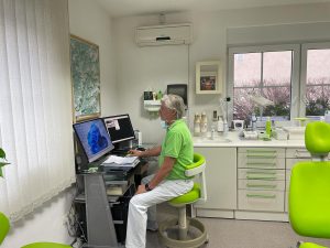 Behandlungsraum-1-mit-Marco-Wiener